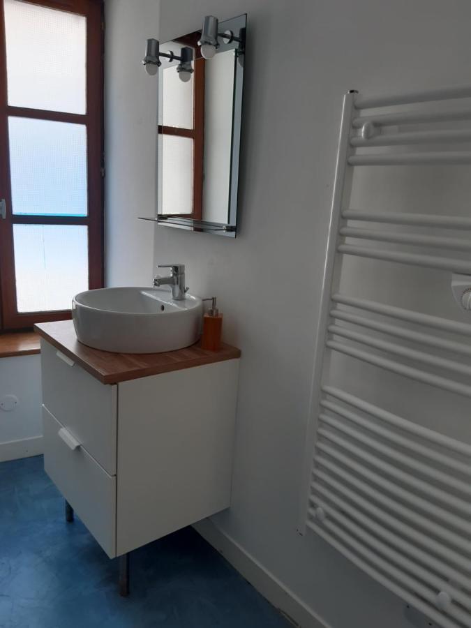 Appartement Haute Ville Meuble Avec Cour Privative Granville Bagian luar foto