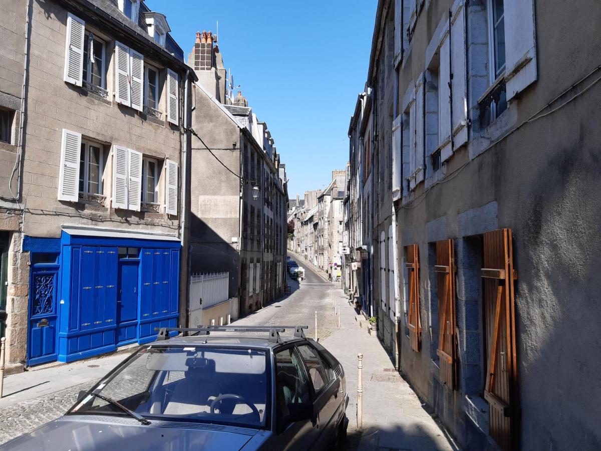 Appartement Haute Ville Meuble Avec Cour Privative Granville Bagian luar foto